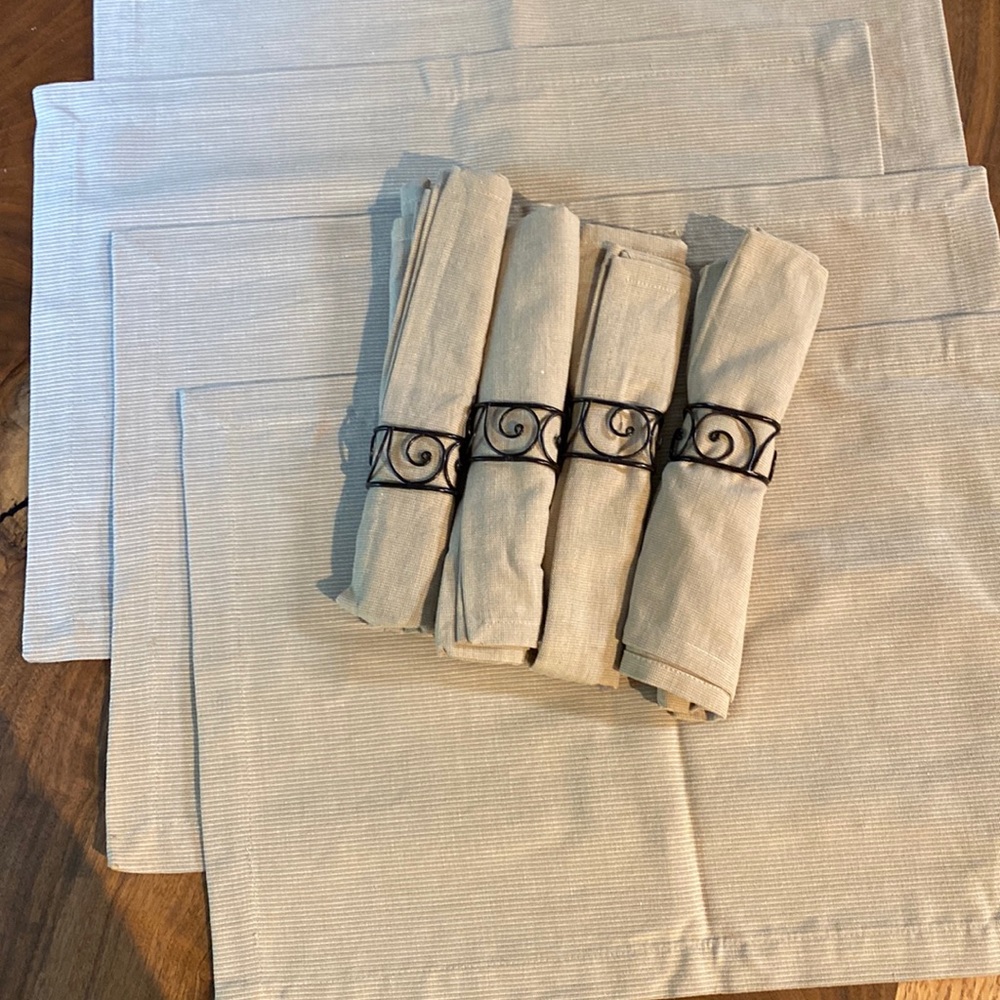 Placemats and napkins set of 4 khaki color NEW from PIER 1 IMPORTS